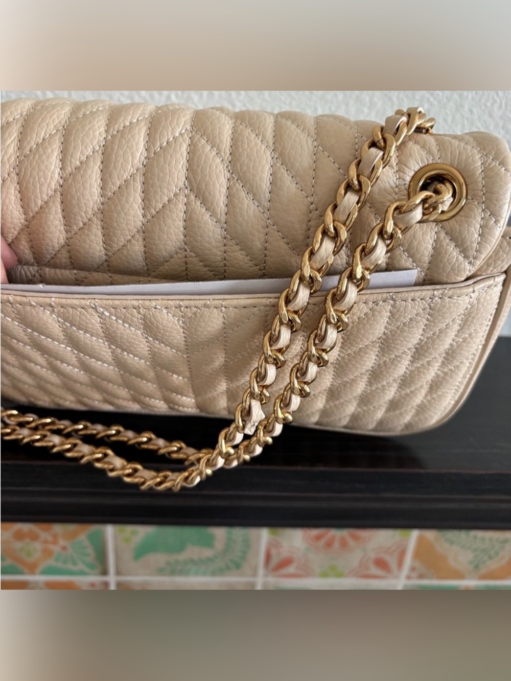 Karl Lagerfeld Quilted Cream Shoulder Bag with Gold Chain - Picture 4 of 9